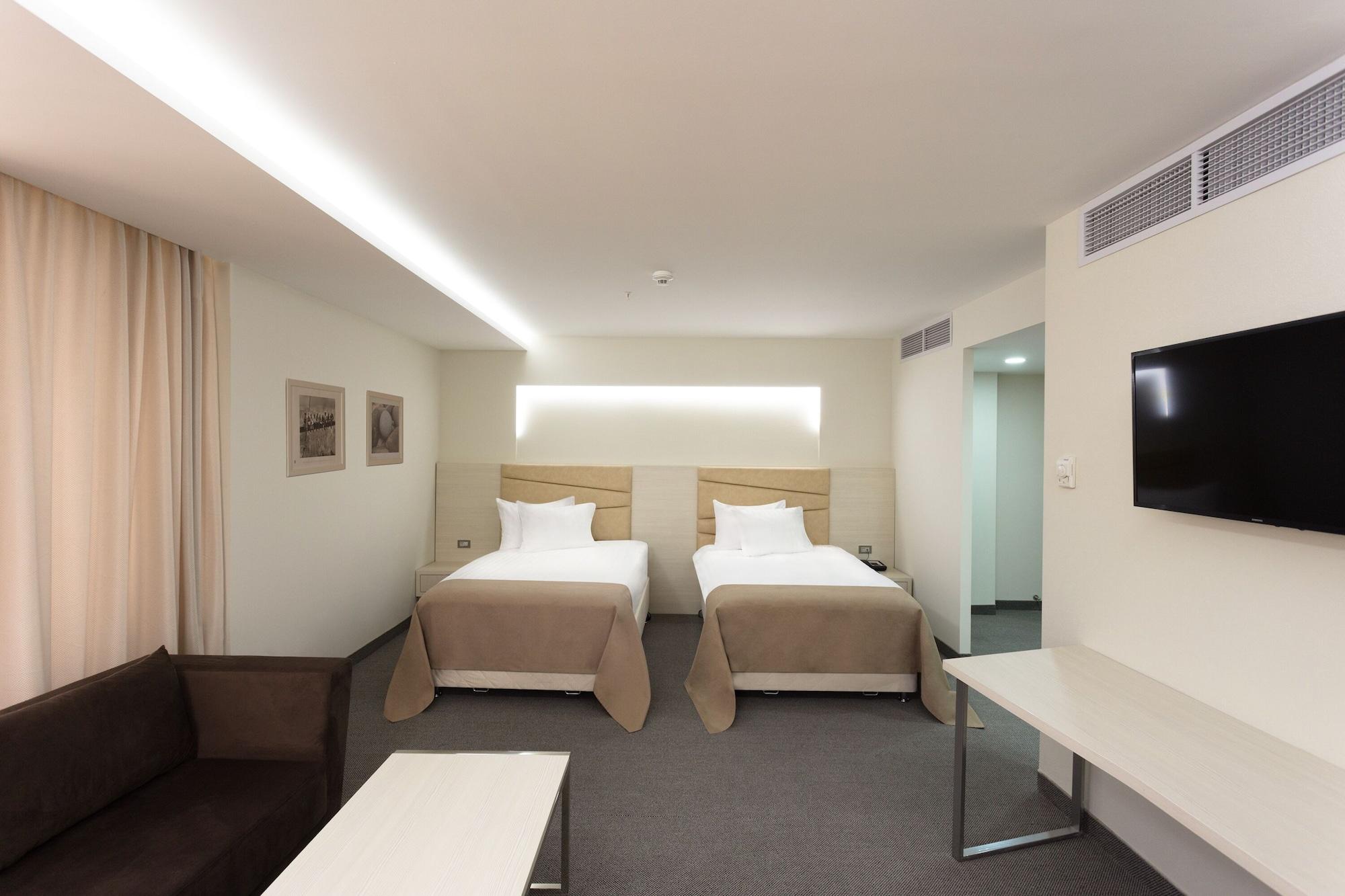 President Hotel By Hrazdan Hotel Cjsc Erivan Exterior foto