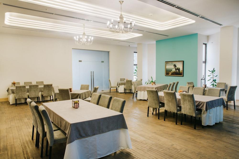 President Hotel By Hrazdan Hotel Cjsc Erivan Exterior foto