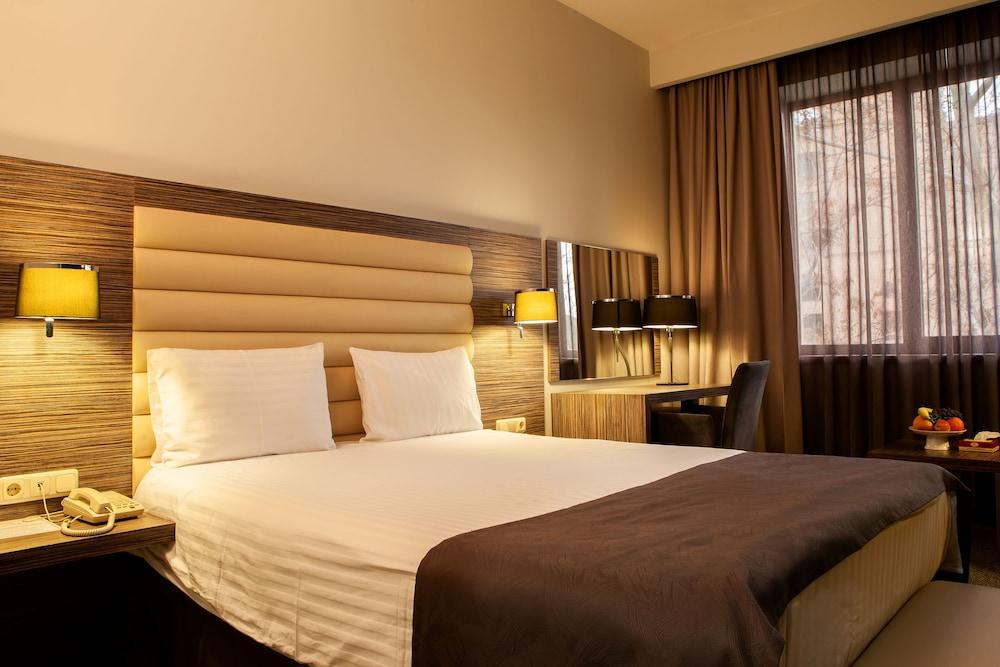 President Hotel By Hrazdan Hotel Cjsc Erivan Exterior foto