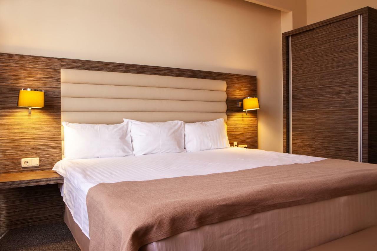 President Hotel By Hrazdan Hotel Cjsc Erivan Exterior foto