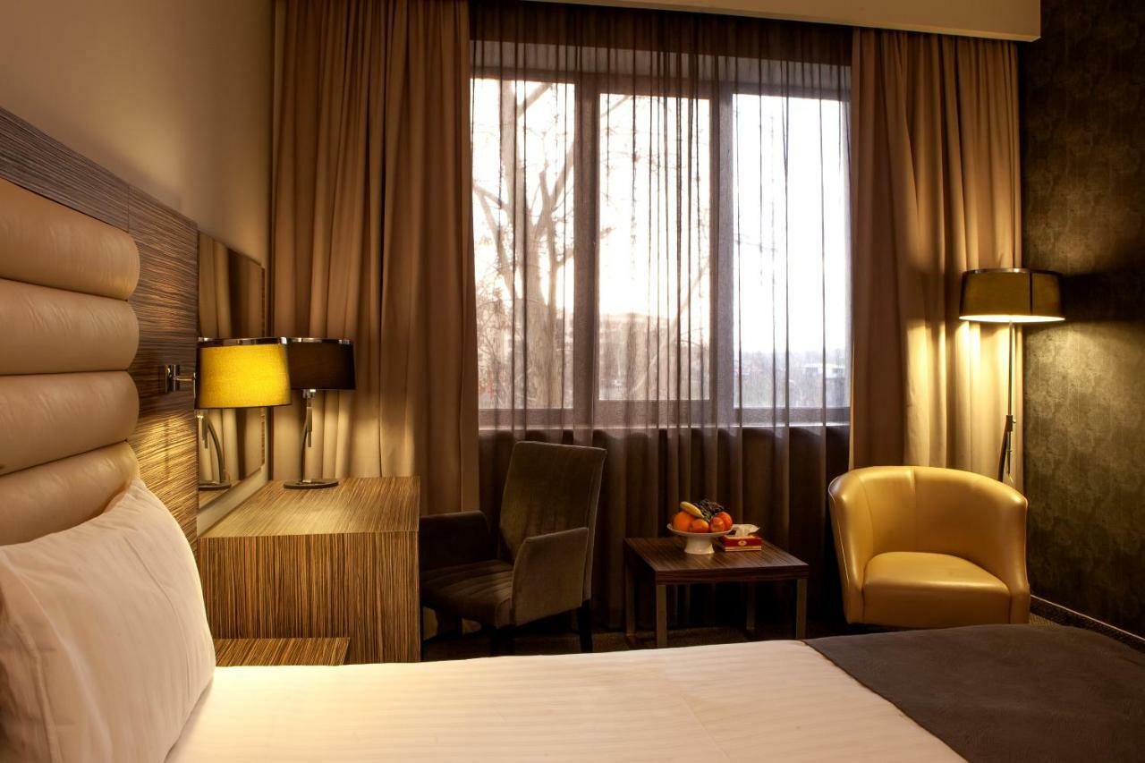 President Hotel By Hrazdan Hotel Cjsc Erivan Exterior foto