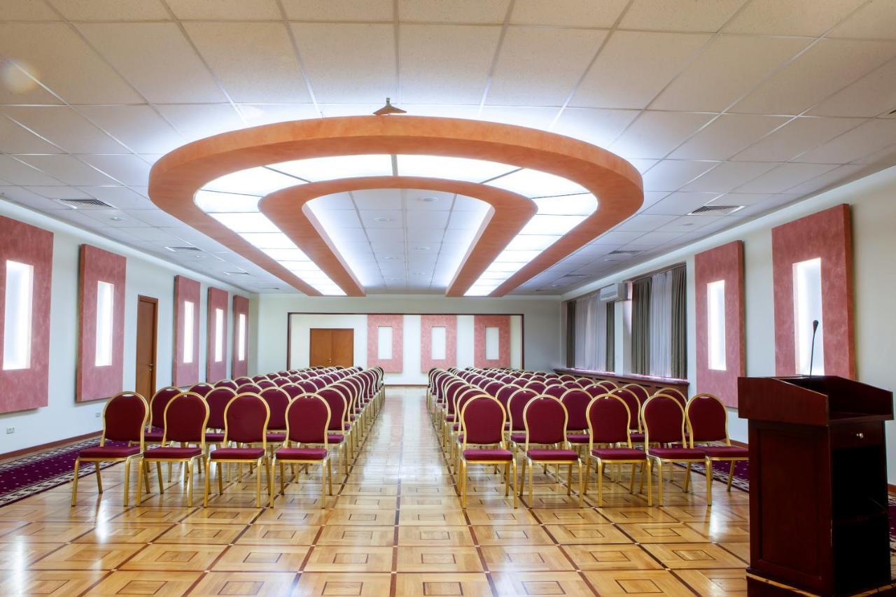 President Hotel By Hrazdan Hotel Cjsc Erivan Exterior foto